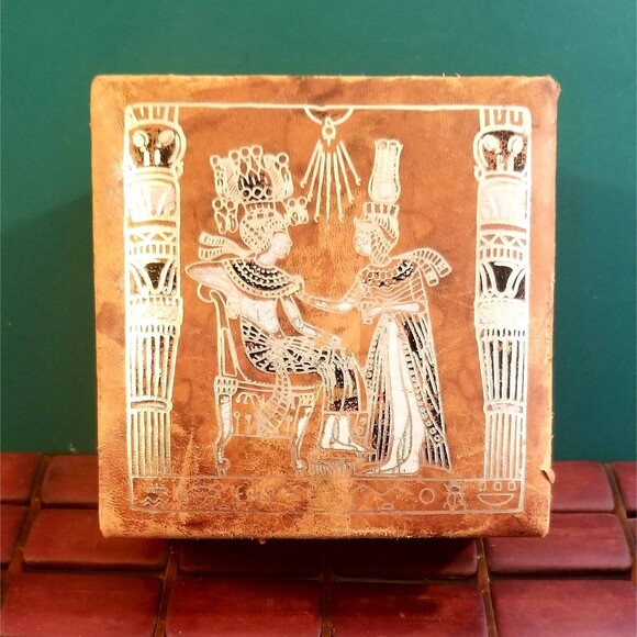 Vintage Egyptian Pharaoh Tutankhamun & Wife Jewelry Trinket Box - Picture 1 of 8